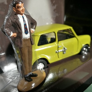 憨豆先生人偶连绿色迷你车模型1:43合金英国mini cooper mr bean