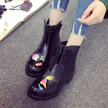 Rain shoes Lady cute middle tube waterproof non-slip water shoes rubber shoes overshoes Fashion 2020 new short tube summer rain boots