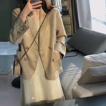 Light ripening temperament Yujie Xiaoxiangfeng dress Korean version of small man fried street English style small suit jacket age