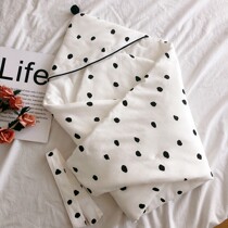 For many hamburgers the baby was born in October Baobao cotton autumn and winter the new delivery room was held.