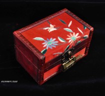 Featured gift handmade embroidery Beijing embroidery hand embroidery retro wooden jewelry box handmade wooden box flowers and birds old embroidery pieces