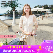 香影蕾丝连衣裙女2020夏季新款气质显瘦波点裙子中长款高腰v领裙