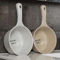 Water floating spoon plastic scoop water toilet long handle shake bath water drift creative water scoop household kitchen children water scoop