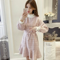 (Send belt) autumn and winter high collar long sleeve base loose thin thin long plaid wavy fish tail skirt