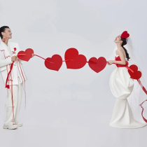 Simple white dress with photo love heart red heart-shaped pendant drawstring creative couple props