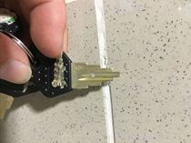 With the key with the battery car key 30 yuan