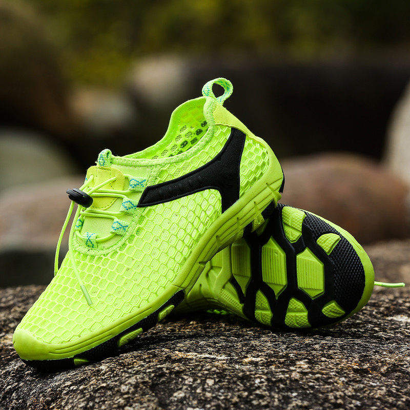 amphibious hiking shoes