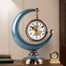 Crescent clock quartz silent clock ornaments living room bedroom clock retro desktop European home American pendulum clock