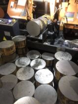 45 round steel 40cr 42crmo 42crmo gcr15 gcr15 gcr15 round stick spot sales can be zero cut in various sizes