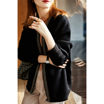 の [wt194069ag] comfortable Q elastic air layer temperament coat bead chain embellishment hooded sweater coat
