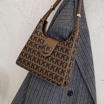 Tide brand French niche bag 2021 New High sense fashion one shoulder underarm women bag foreign style shoulder bag