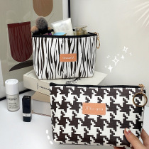 Net red cosmetic bag female 2021 new portable high-grade sense of large capacity simple waterproof travel storage bag washing bag