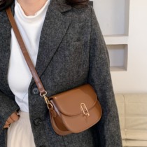 Limited Rush Purchase Advanced Sense Packet Women 2022 New Pop Single Shoulder Diagonal Satchel Fashion 100 Hitch Semicircular Saddle Bag