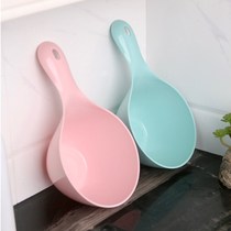 Big water ladle plastic kitchen long handle water spoon water scoop water scoop home water drifters baby baby shampoo Cup