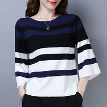 New early spring knit T-shirt woman 70% sleeve Korean version female T-shirt loose with thin and thin 70% horn sleeve T-shirt