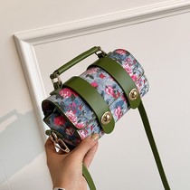 Hong Kong niche design bag female 2021 New Tide fashion simple shoulder mobile phone bag Joker s crossbody small bag
