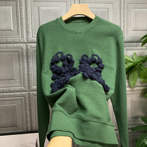 Q ending number! Seemingly simple, but with a slim personality, embroidered loose women's sweater 31266