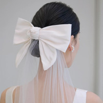 Bride's long headdress wedding white wedding big bow tie accessories tail yarn photo headdress studio travel photography plain yarn