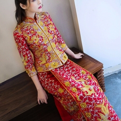 女结婚烫钻绣和服新娘中式婚纱龙凤褂裙大五福嫁衣敬酒礼服秀禾
女婚纱
