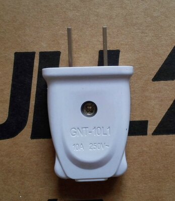 二脚电源插头图片