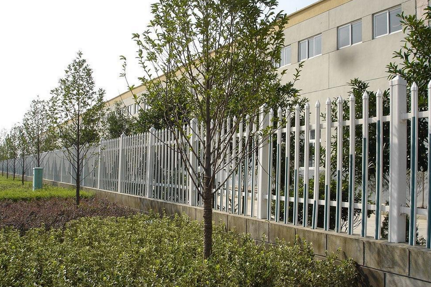 pvc塑钢护栏草坪公园墙厂房学校小区庭院社区别墅隔离栅栏围栏杆