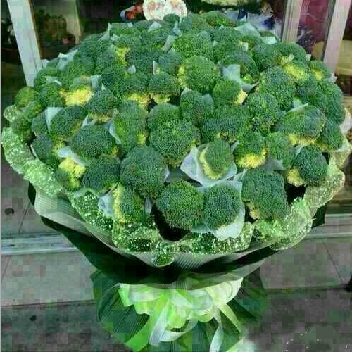 然后我很想弄一束这种花椰菜捧花,浪漫(爱的很炙热