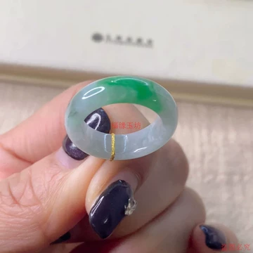 Fubibaoding jeweler 富璧寶鼎珠寶】白底飄花翡翠手鐲(天然A貨