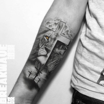 Breaking the tide tattoo stickers Lion Jesus Hand of God European and American style realistic sketch ins wind straight man flower arm