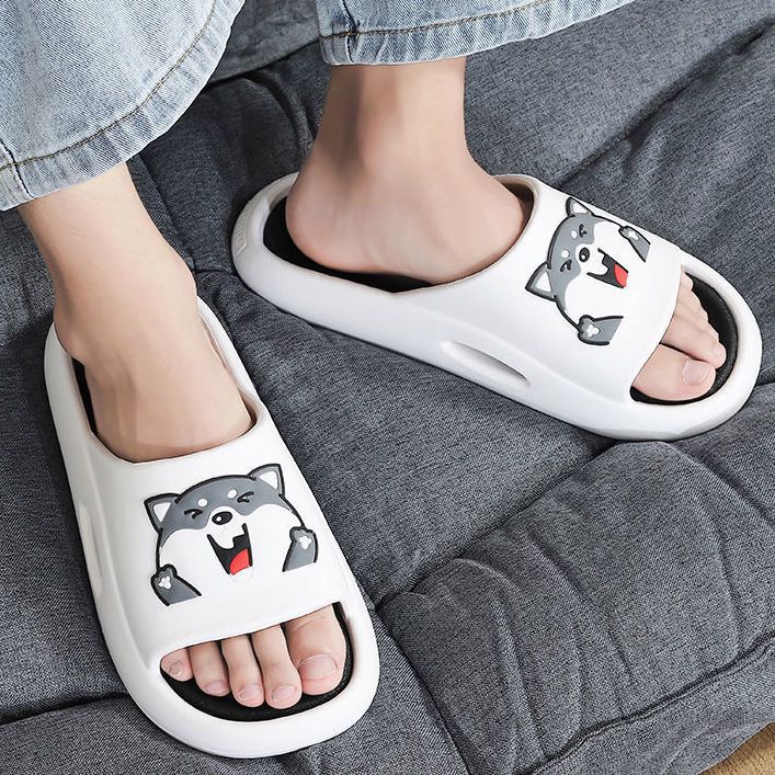 Cool slippers for men's summer indoor home, bathroom, shower, soft sole, anti slip, cute, and fecal feeling slippers for outdoor wear in summer