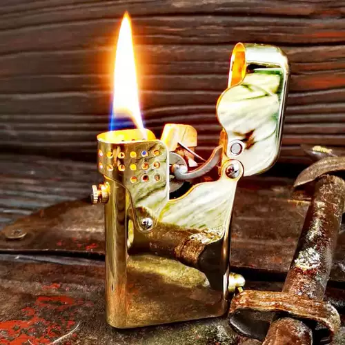 [Одинокий крюк] Чистый медный ветропроличный капюшон рыцарный шлем третий генерация Торрентиса точка выброса зажигания песчаное колесо и масла зажигалка