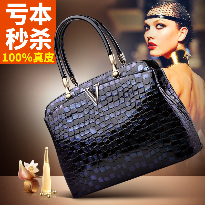 New genuine leather handbag with alligator pattern and large volume of middle-aged mother's lacquered leather