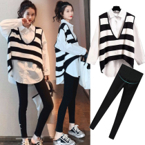 Pregnant women autumn top 2021 net Red large size retro shirt temperament striped knitted vest small fragrant wind two-piece set