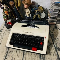 American marathon 1000 old-fashioned mechanical English typewriter can type students retro nostalgic gift collection