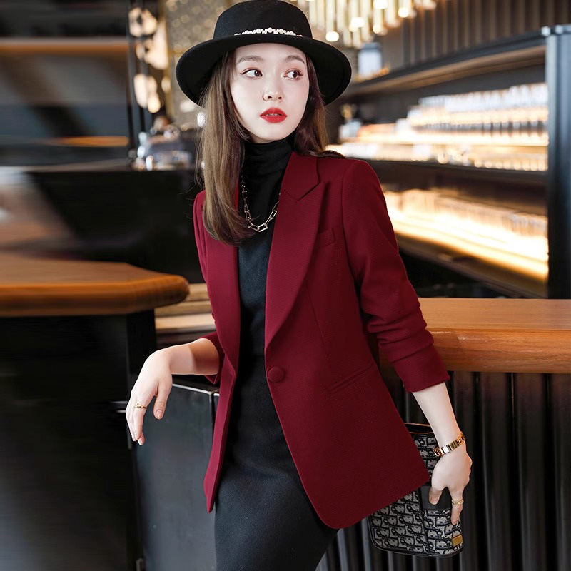 Red suit jacket for women in autumn and winter, new women's casual temperament, small stature, popular women's woolen suits this year