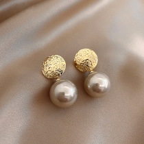 V4 Pearl senior female simple light luxury earrings 2020 nail new earrings fashion temperament metal sense Net red tide