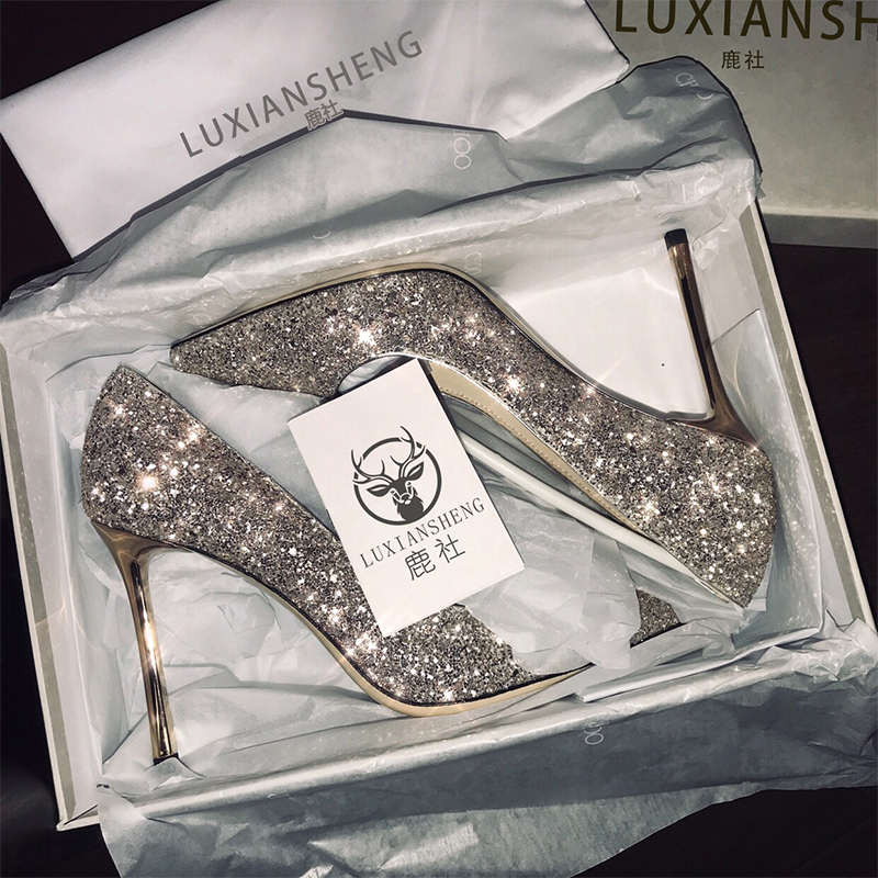 フランス Xiuhe メインのウェディングドレスツーウェア花嫁の結婚式の靴 2023 新しいクリスタルシャンパン花嫁介添人ハイヒールの女性のスティレットヒール