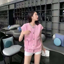 Xiaoxiang Feng sakura pink short-sleeved vest womens 2021 new summer temperament sweet design sense niche foreign style top tide
