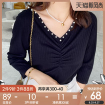  Cai Duobao large size womens clothing fat mm2021 autumn new style sweet pearl exposed clavicle long-sleeved V-neck knitted T-shirt