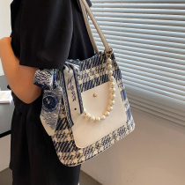 Small ck this years popular large capacity bucket bag womens summer portable wild niche 2021 new shoulder messenger bag