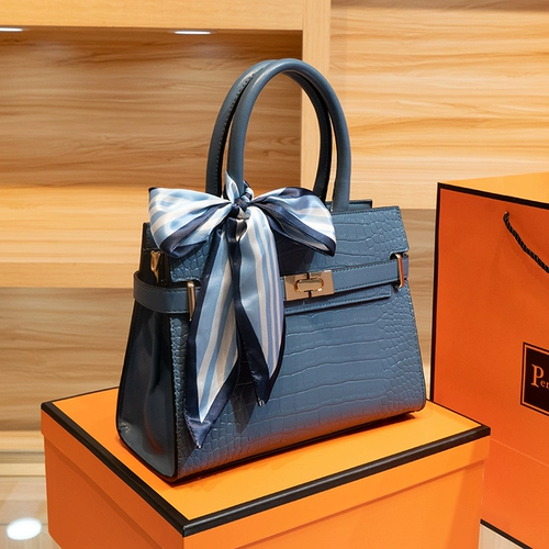 Сумка через плечо для матери, коллекция 2023, крокодиловый принт