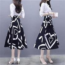 I 2019 spring and autumn new body Korean version of Big t size seven repair thin long dress still divided sleeve temperament