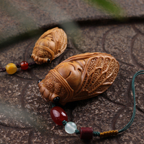 Hand engraving green sandalwood with amazing handlebar to know the summer cicadas play and take the men and women with their craft
