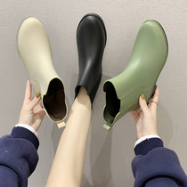 Japanese sweet ins fashion models wearing rain shoes women short tube waterproof non-slip rain boots plus velvet warm middle tube overshoes