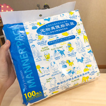 Walking the dog picking up bag picking up the bag disposable water-soluble paper pet cleaning bag going out of the garbage bag shoveling the artifact