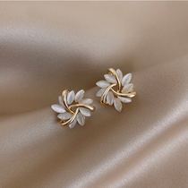 Earrings 2021 new niche design advanced sense flower earrings female summer temperament light luxury simple earrings tide