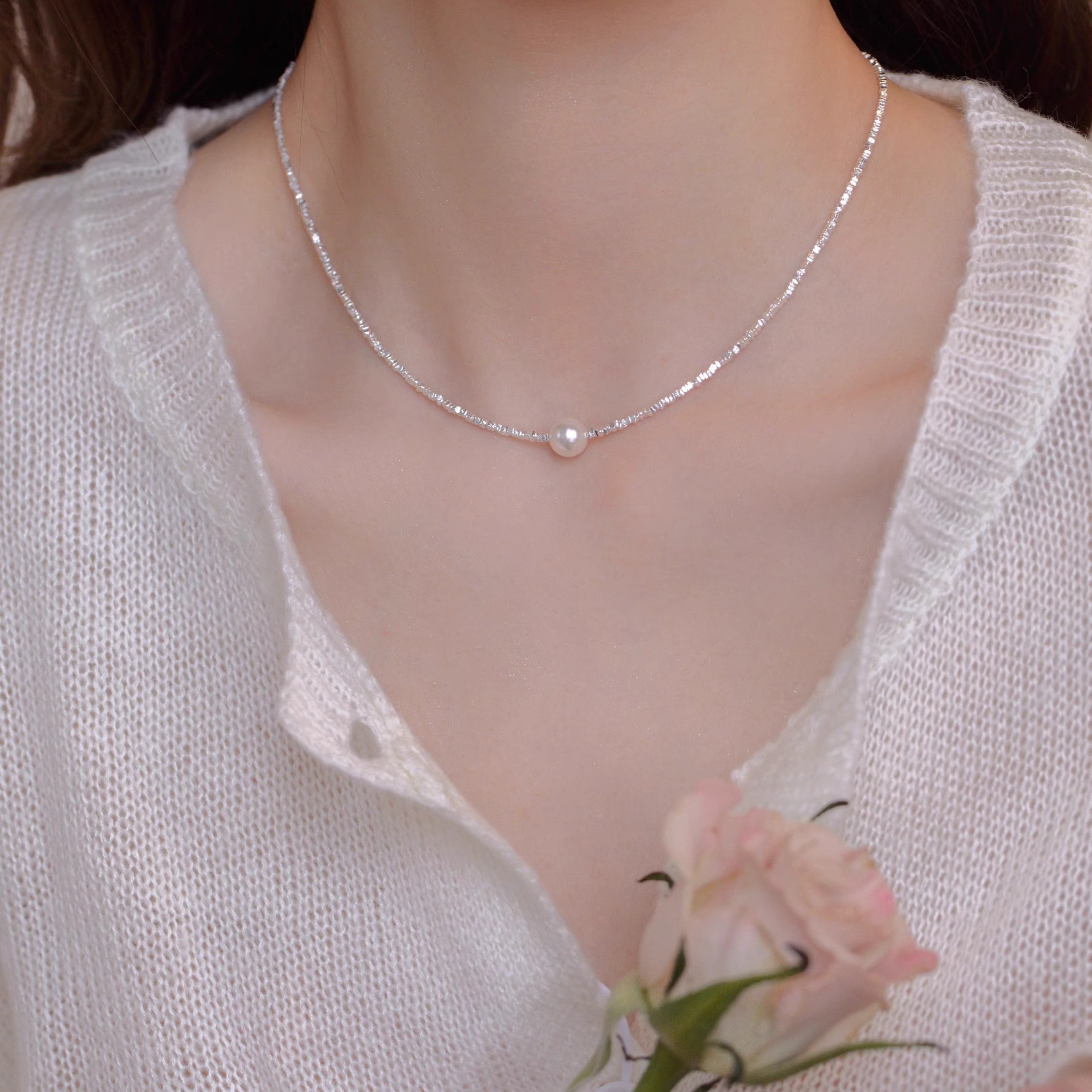 Shattered Silver Twins Shattered Silver Pearl Necklace with Light Luxury and niche Design collarbone Chain 2023 New Popular High end Neckchain