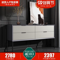 The porch cabinet is modern and simple.