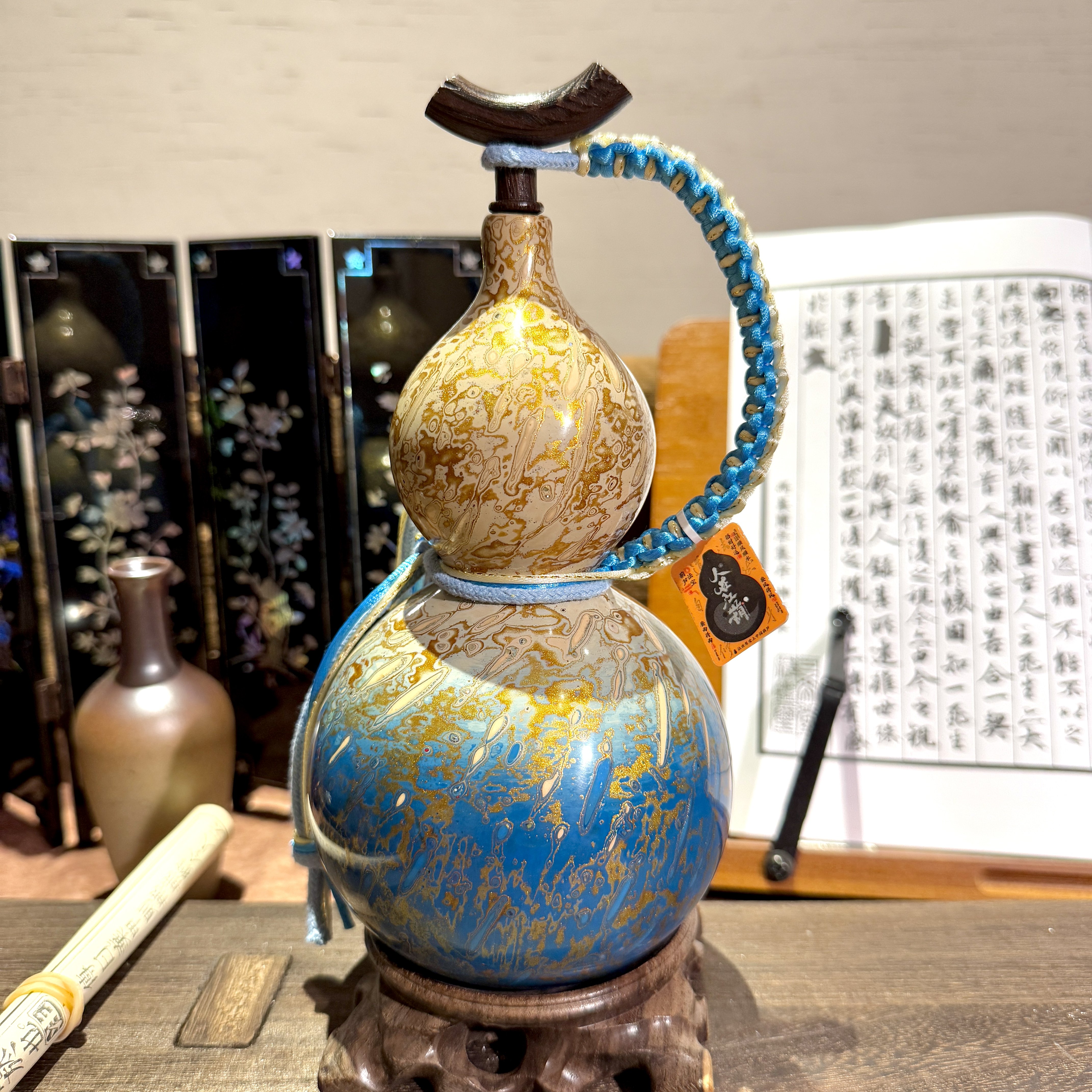 天然酒葫芦 約900ml 大漆仕上げ 台座付 ウイスキー開壺済 天然酒葫芦 約900ml 大漆仕上げ 台座付 ウイスキー開壺済 【公式通販】