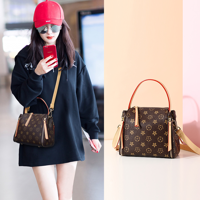 Bag female 2018 new wave Korean version of the wild slung shoulder bag small fashion old flower bucket bag autumn and winter models