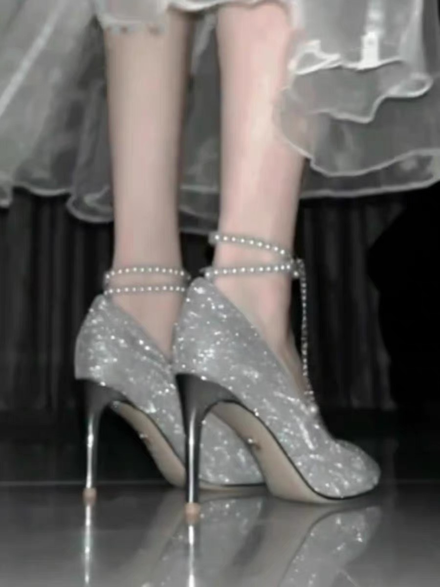 西燕シルバーハイヒールの女性のスティレットヒール 2023 新しい花嫁介添人 18 歳の成人のウェディングドレスクリスタル花嫁の結婚式の靴